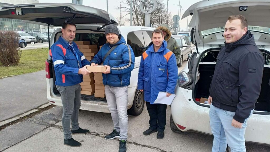 Potravinové balíčky z EBO sme darovali ľuďom s ťažkým osudom.