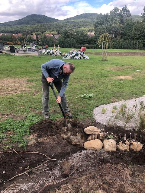 Výsadba dažďových záhonov v obci Štitáre. Foto: webová stránka obce