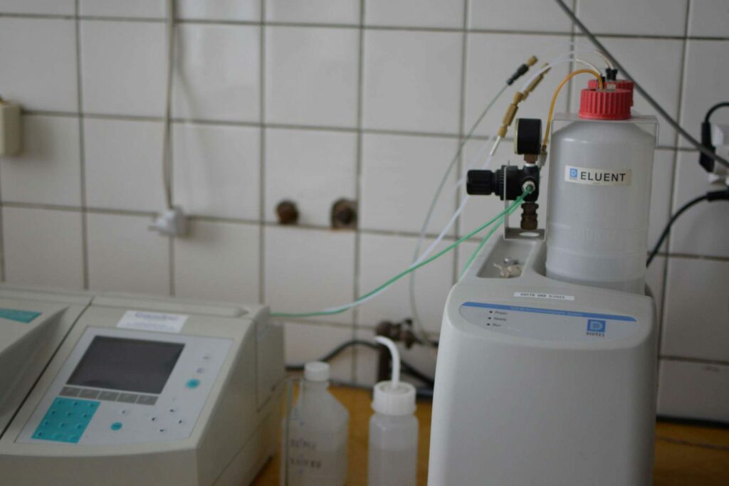 Iónový chromatograf na stanovenie fluoridov, chloridov, dusitanov, dusičňanov a fosforečňanov v prevádzkových vodách